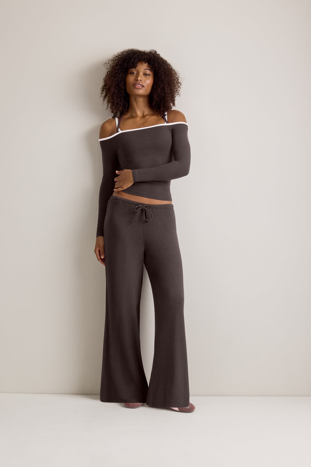 365 Rib Contrast Off Shoulder Top - Espresso