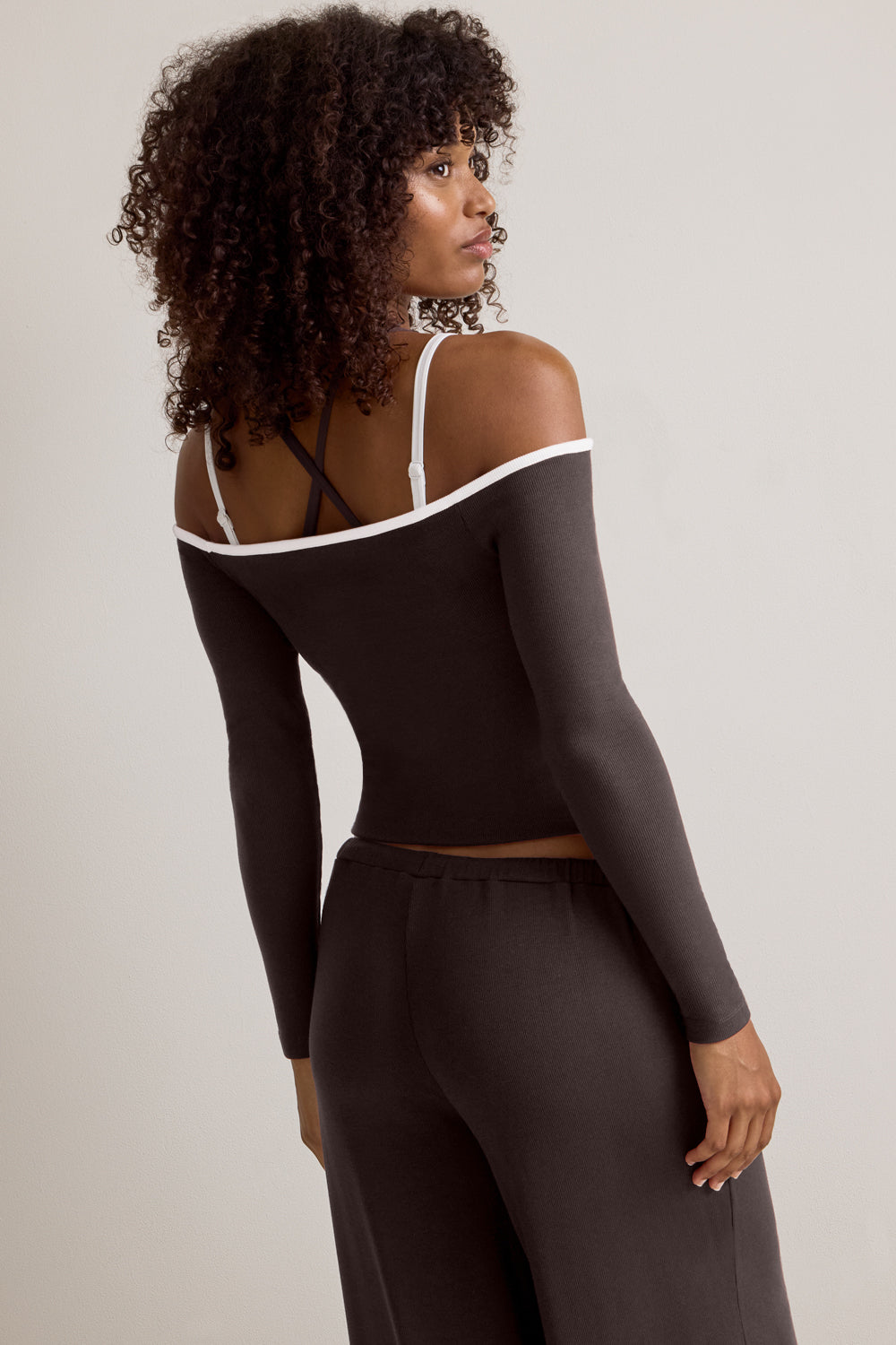 365 Rib Contrast Off Shoulder Top - Espresso