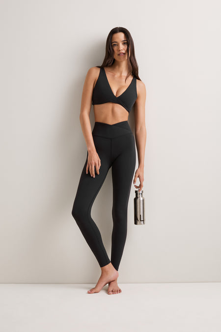 DayFlex Twist Front Sports Bra - Shadow Black