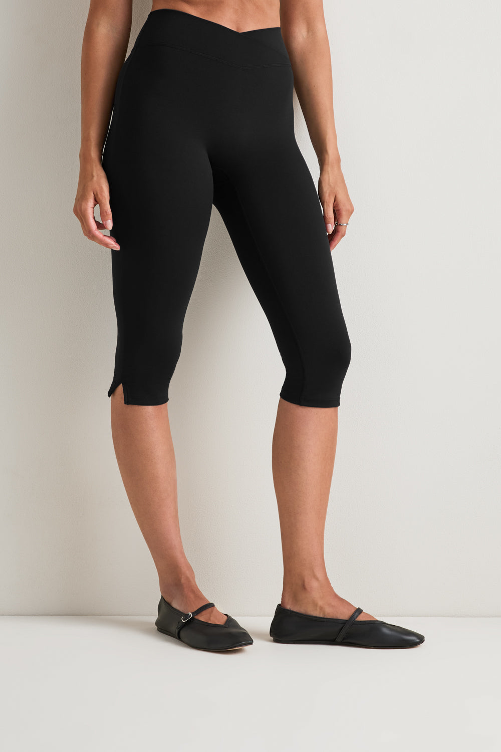 DayFlex Wrap Capri No Front Seam Legging - Shadow Black