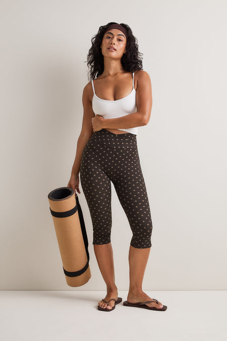 DayFlex Wrap No Front Seam Capri Legging - Americano Polka Dot
