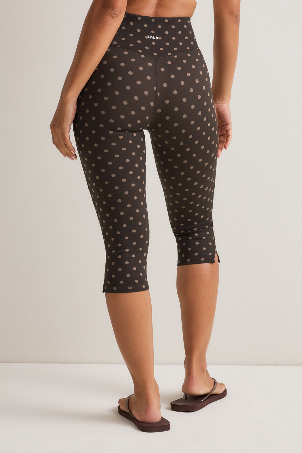 DayFlex Wrap No Front Seam Capri Legging - Americano Polka Dot