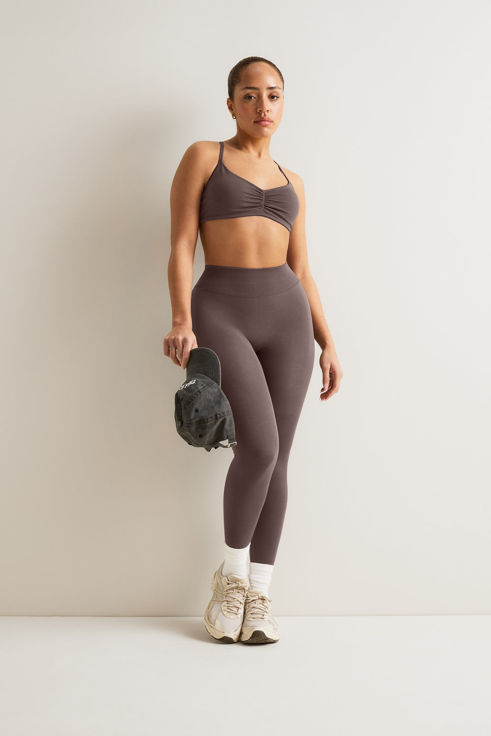 Sculpt Seamless Ruched Cross Back Sports Bra - Dark Truffle