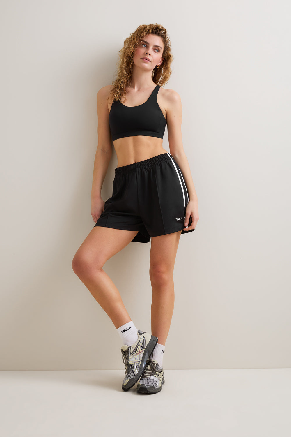 Contrast Stripe Short - Black