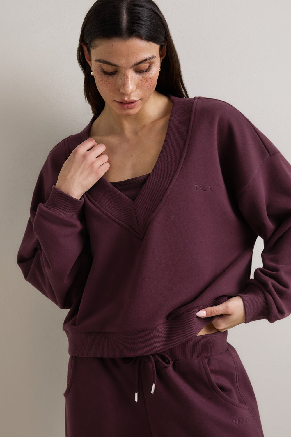 V-Neck Sweatshirt - Fig – TALA