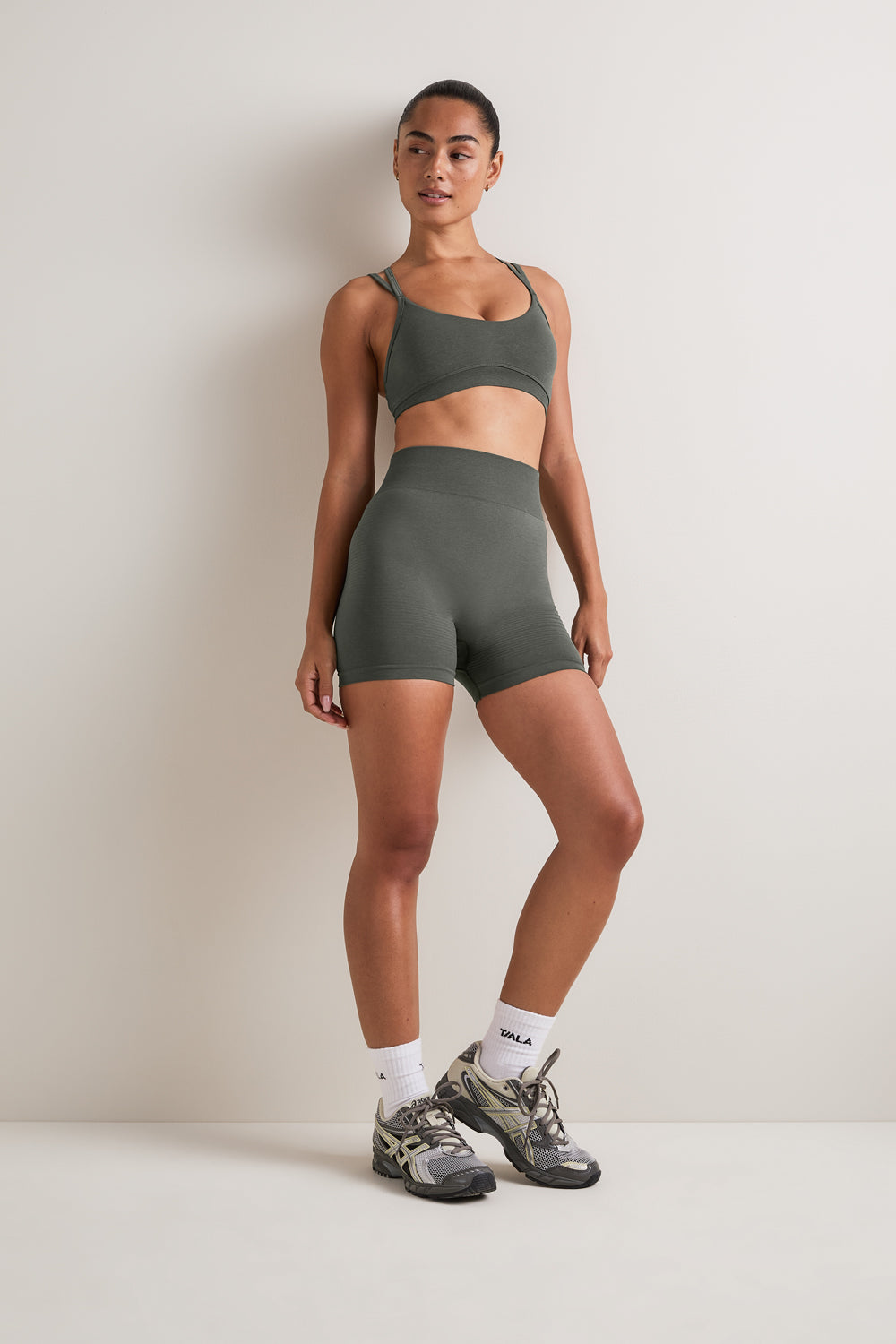 Sculpt Seamless Scrunch Shorts - Dark Olive