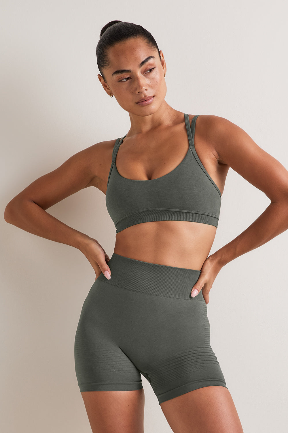 Sculpt Seamless Scrunch Shorts - Dark Olive