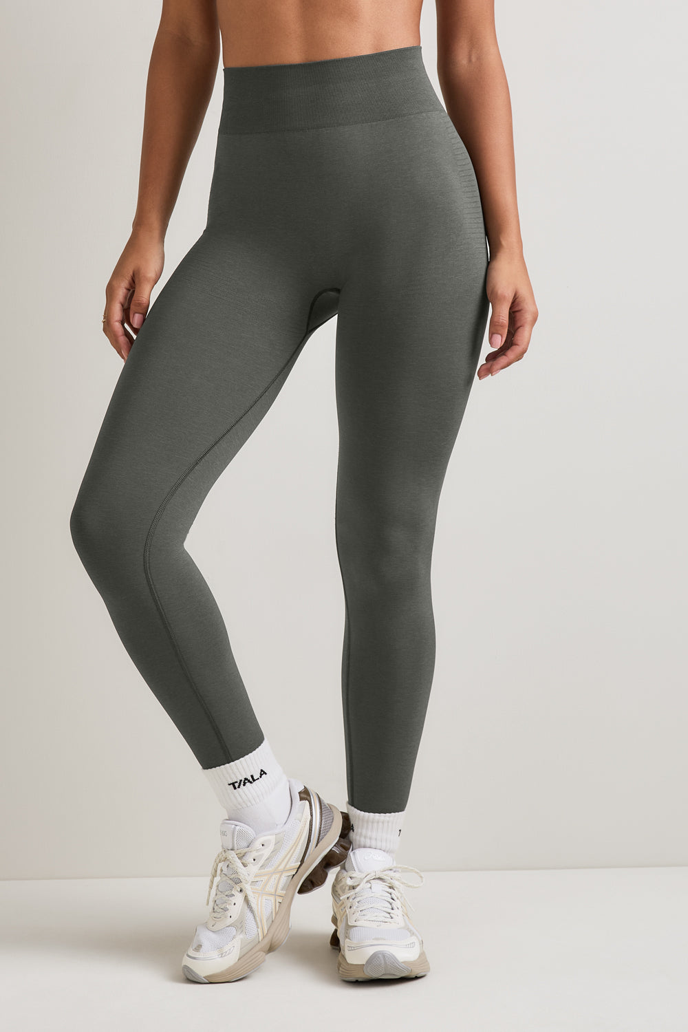 Sculpt Seamless Scrunch Legging - Dark Olive