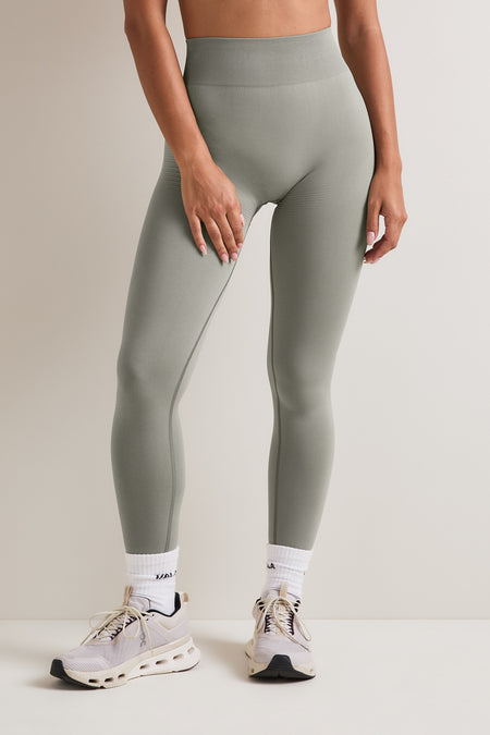 Sculpt Seamless Scrunch Legging - Soft Sage