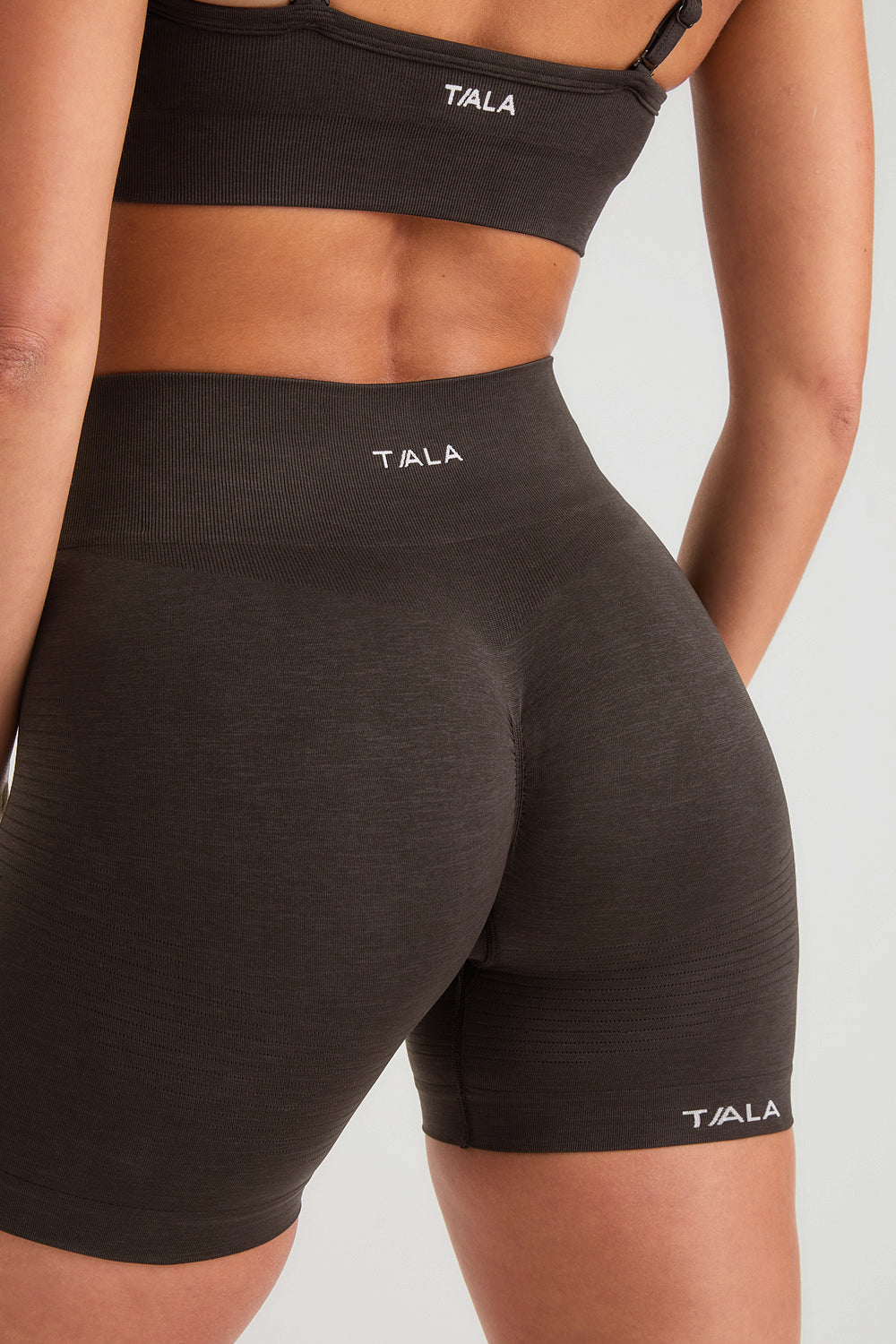 Sculpt Seamless Scrunch Shorts - Espresso Brown