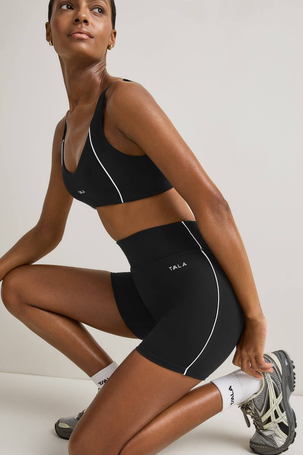 SkinLuxe Contrast Piping Short - Shadow Black