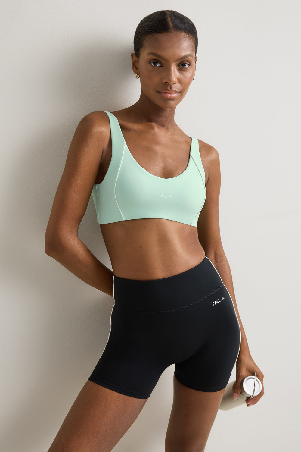 SkinLuxe Contrast Piping Sports Bra - Soft Mint