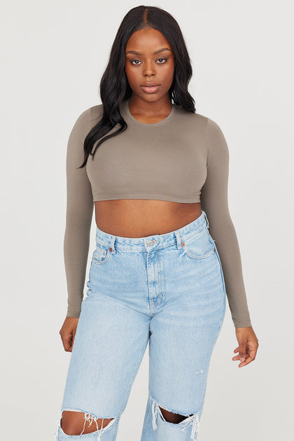 High waisted jeans and long sleeve hotsell crop top