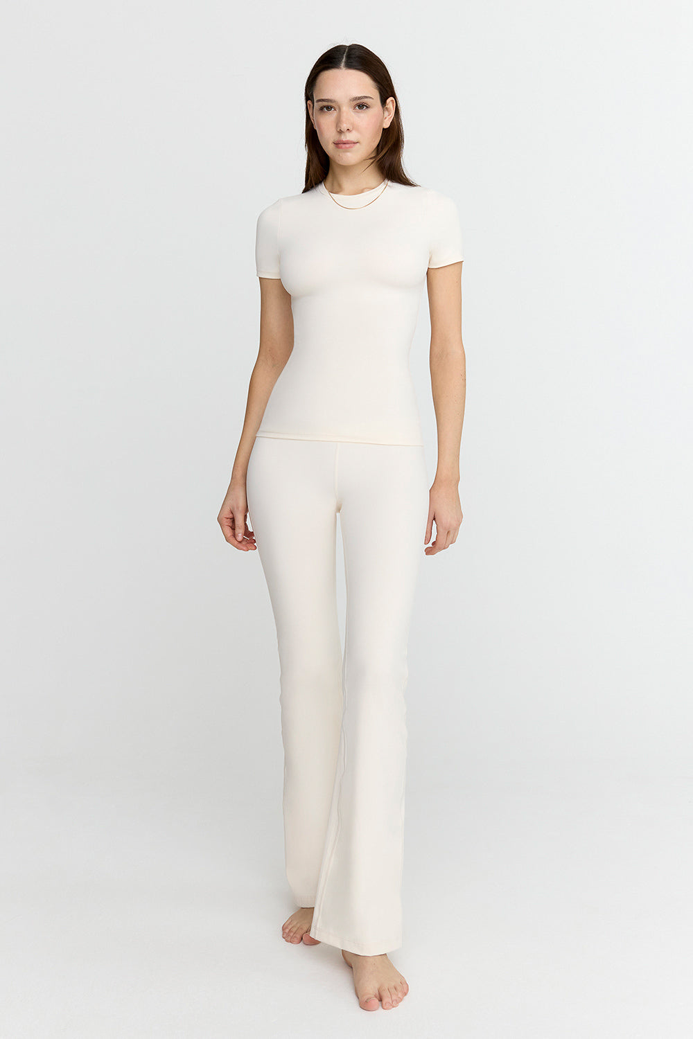 DAYFLEX ESSENTIAL FULL LENGTH T-SHIRT - BUTTERMILK