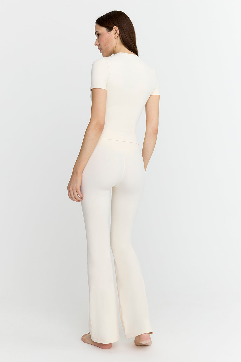 DAYFLEX ESSENTIAL T-SHIRT - BUTTERMILK
