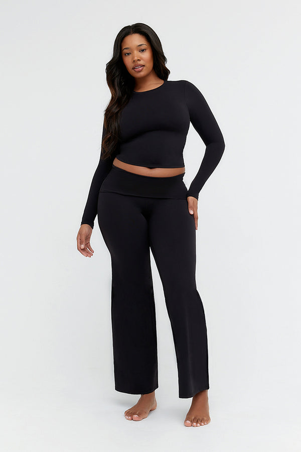 DAYFLEX BUILT-IN SUPPORT ESSENTIAL LONG SLEEVE TOP - SHADOW BLACK