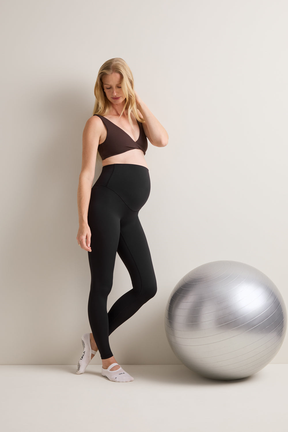DayFlex Maternity High Waist No Front Seam Legging - Shadow Black