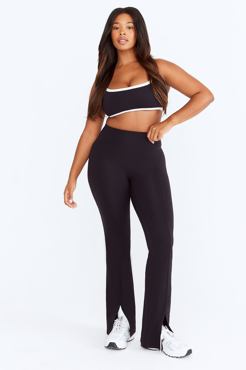 DAYFLEX ESSENTIAL SQUARE NECK SPORTS BRA - SHADOW BLACK – TALA