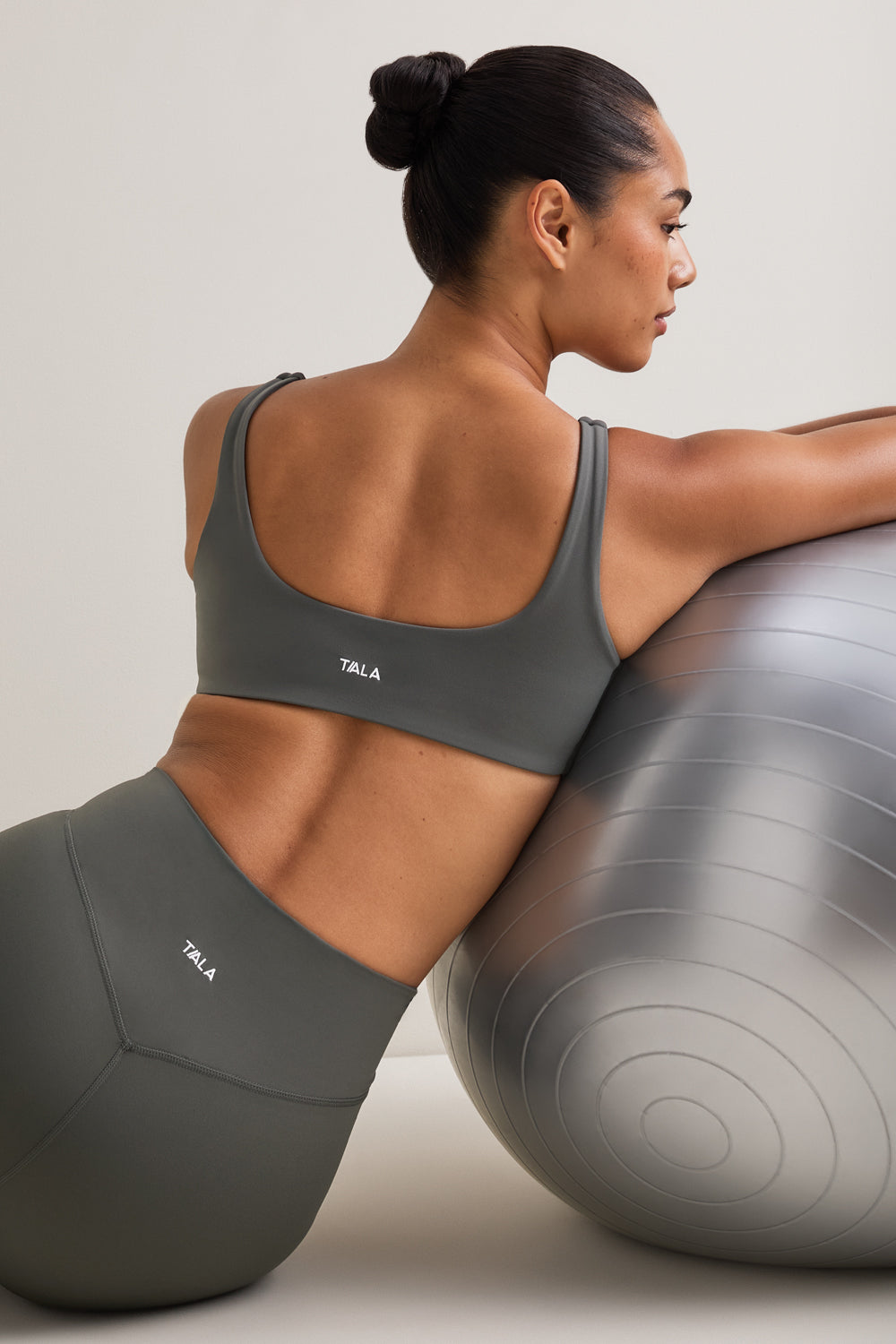 DayFlex Twist Front Sports Bra - Dark Olive