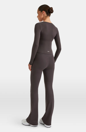 DAYFLEX BUILT-IN SUPPORT V NECK LONG SLEEVE TOP - COOL ESPRESSO