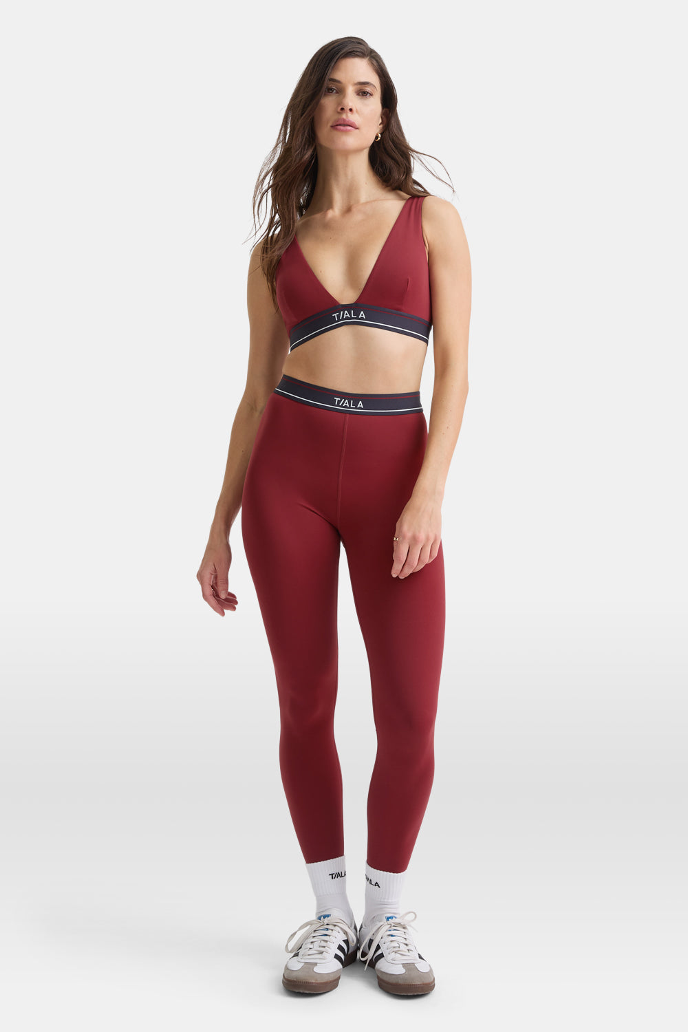 DAYFLEX V NECK LOGO BAND SPORTS BRA - VINTAGE RED