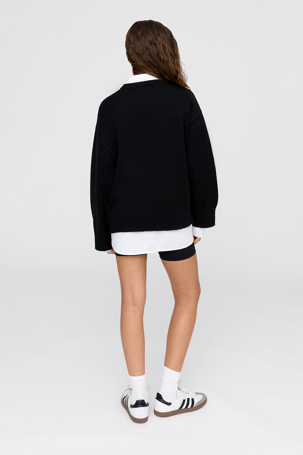 T LOGO KNIT SWEATER - BLACK AND MILK