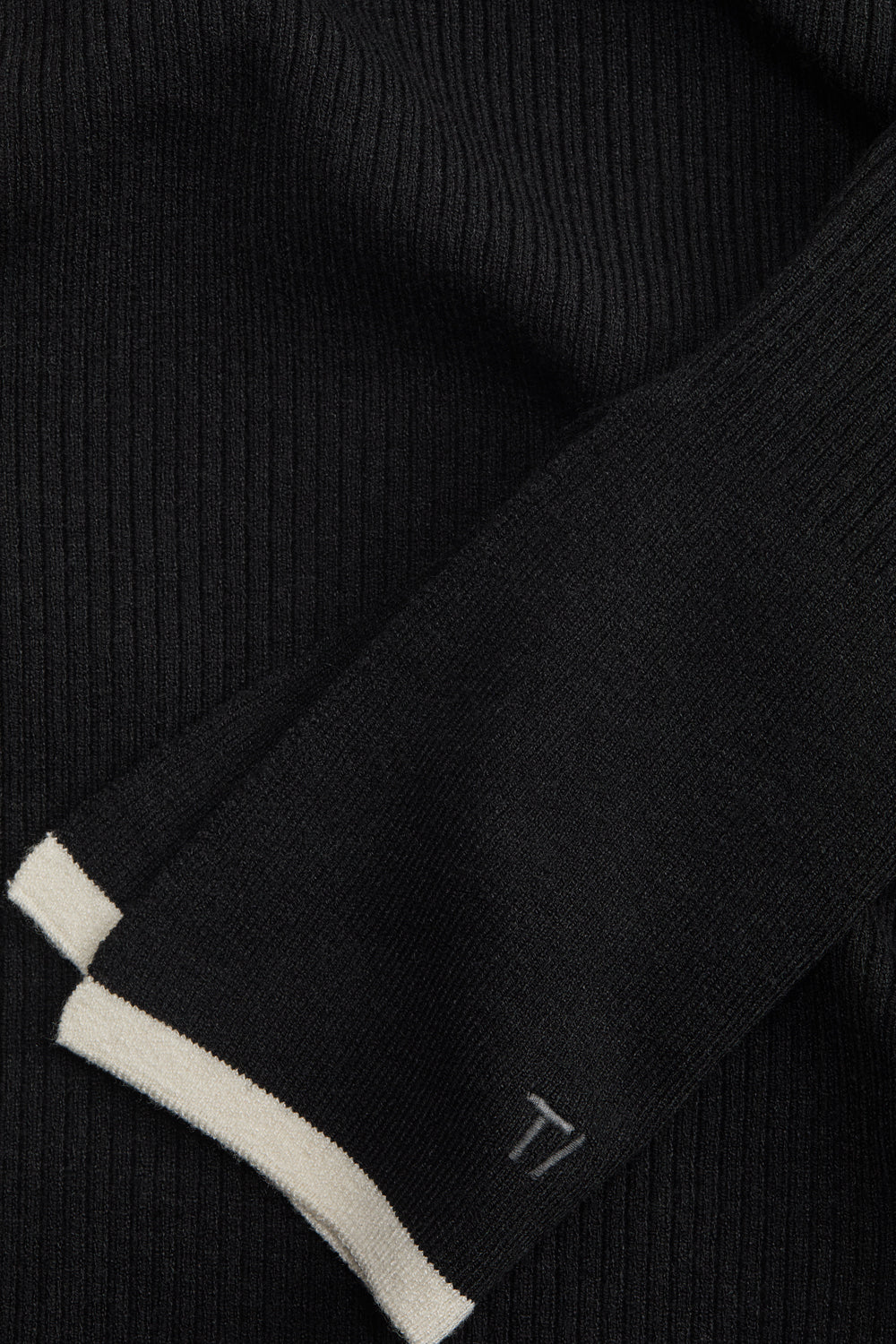 LONG SLEEVE CONTRAST RIBBED KNIT MAXI DRESS - BLACK AND BUTTERMILK