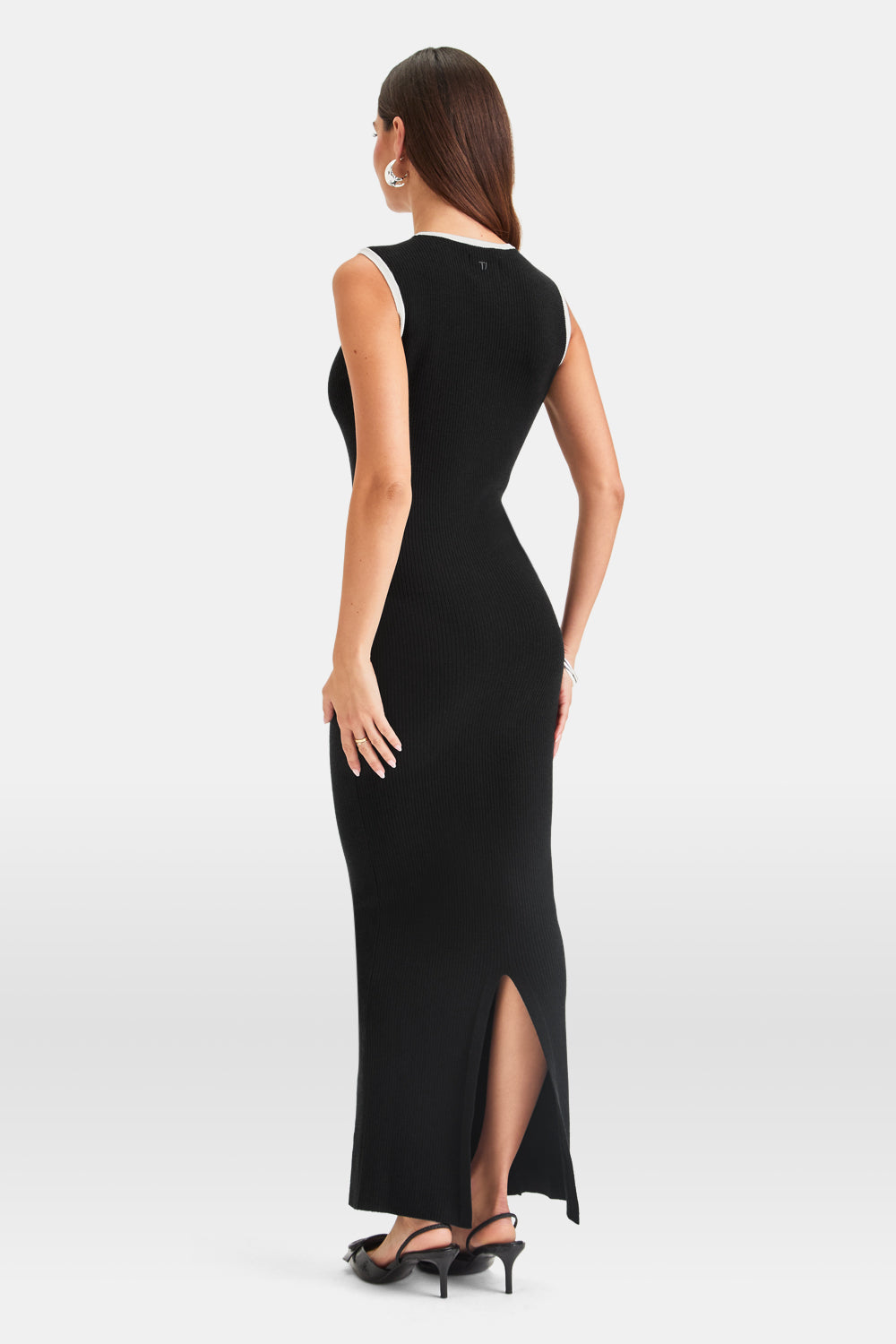 SLEEVELESS CONTRAST RIBBED KNIT MAXI DRESS - BLACK AND BUTTERMILK