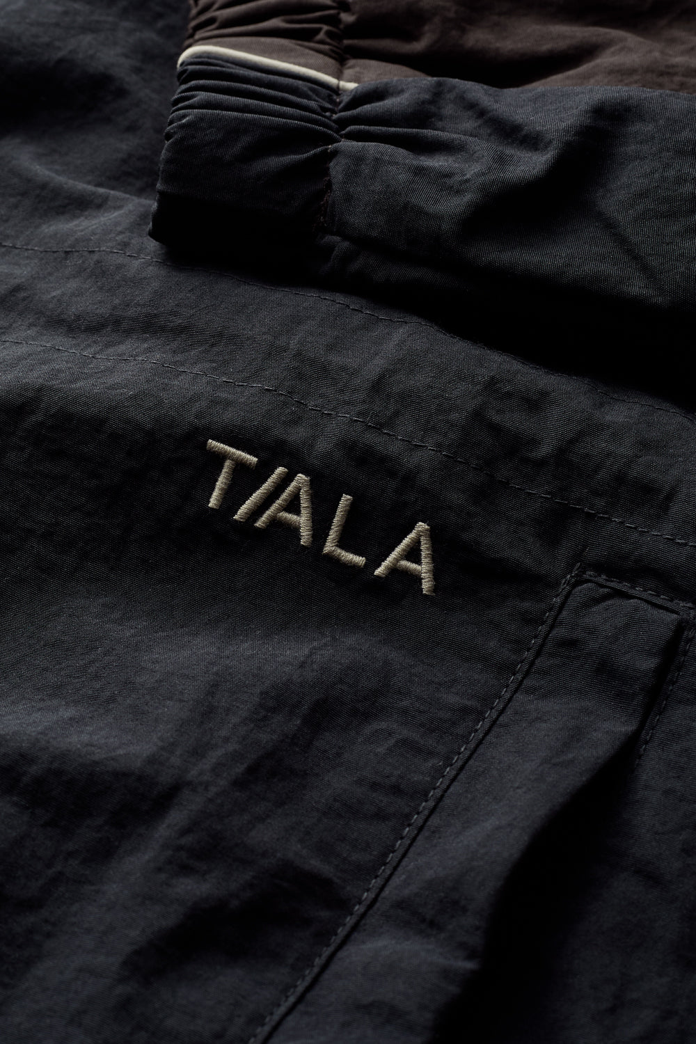 Multiway Contrast Windbreaker - Americano