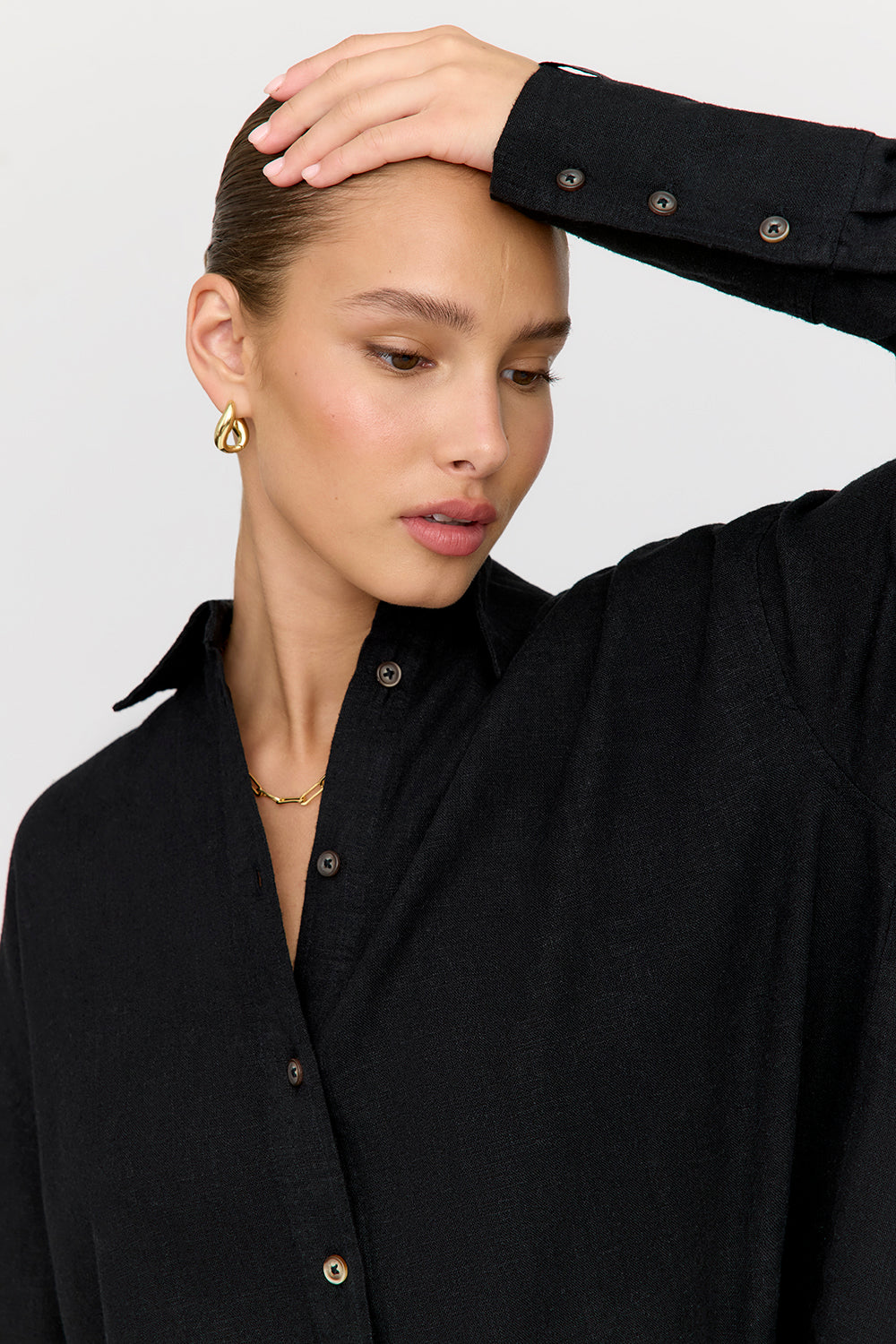 THE ESSENTIAL LINEN SHIRT - SHADOW BLACK