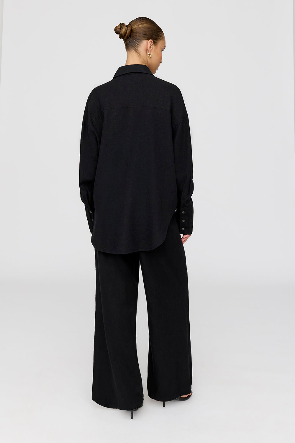 THE ESSENTIAL LINEN SHIRT - SHADOW BLACK