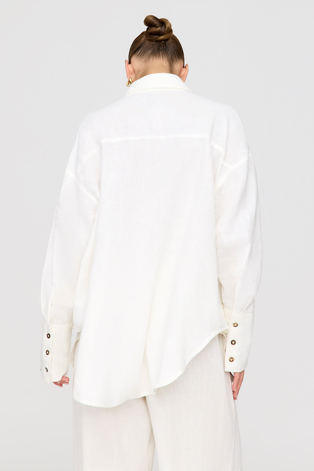 THE ESSENTIAL LINEN SHIRT - COCONUT MILK