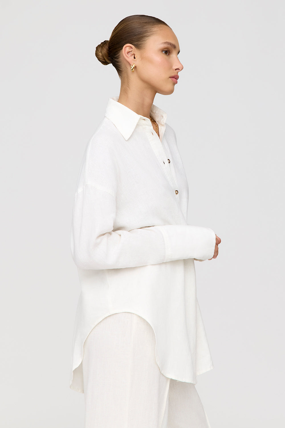 THE ESSENTIAL LINEN SHIRT - COCONUT MILK