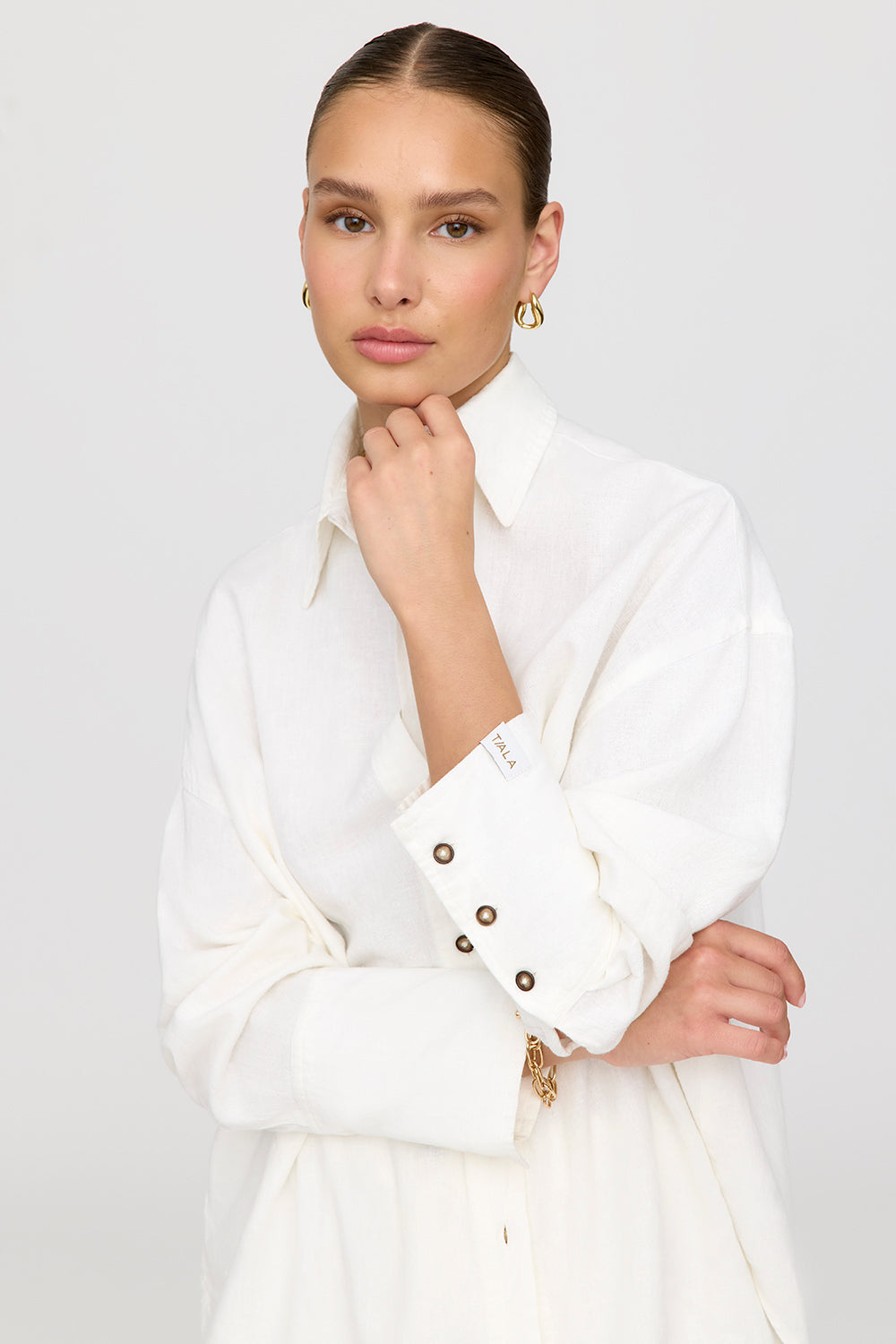 THE ESSENTIAL LINEN SHIRT - COCONUT MILK