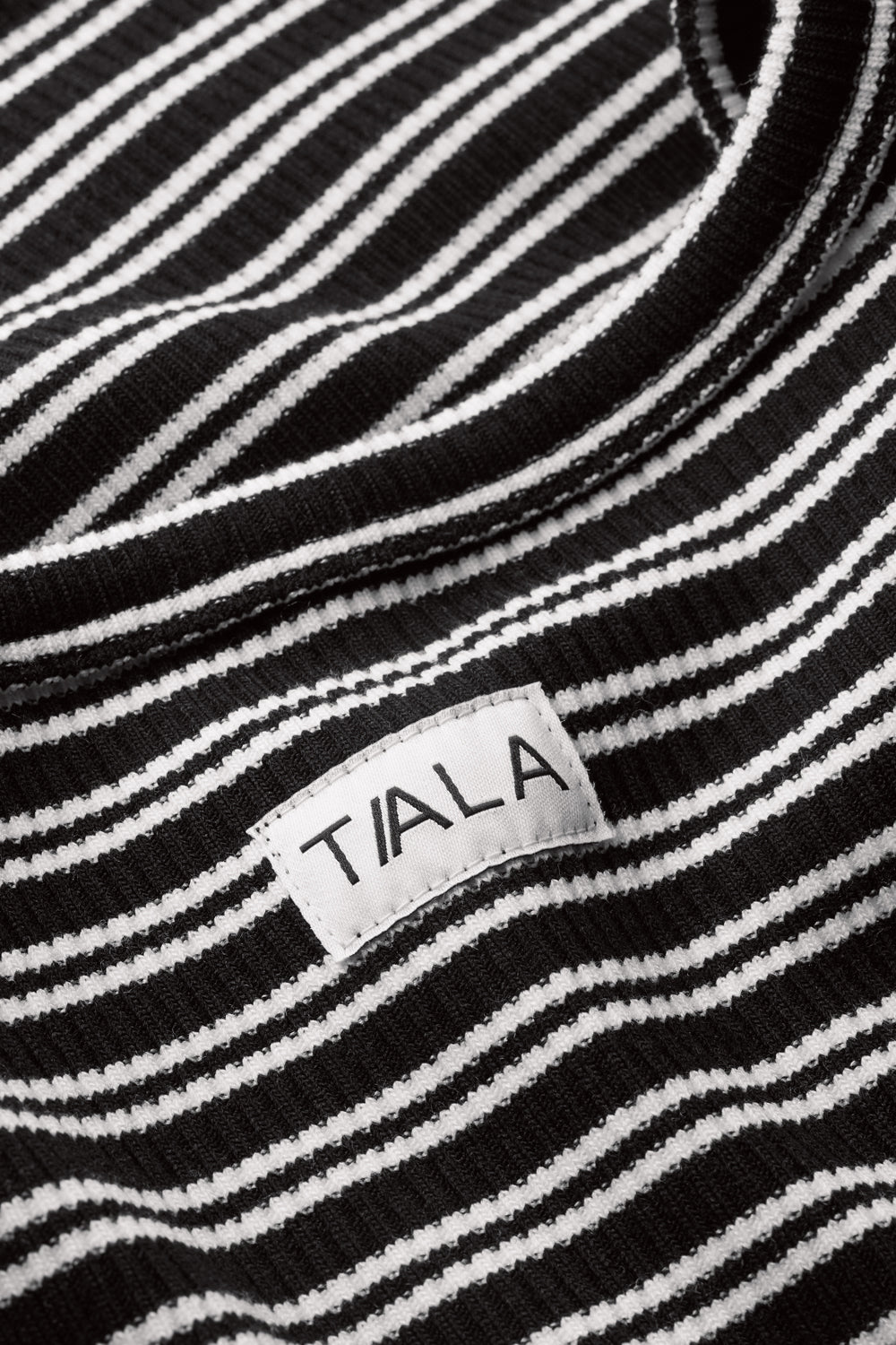 Stripe Knit Vest - Black / White