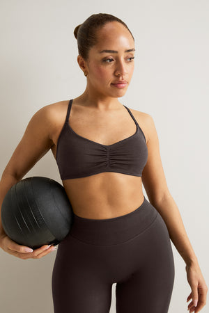 Sculpt Seamless Ruched Cross Back Sports Bra - Americano