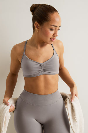 Sculpt Seamless Ruched Cross Back Sports Bra - Pebble