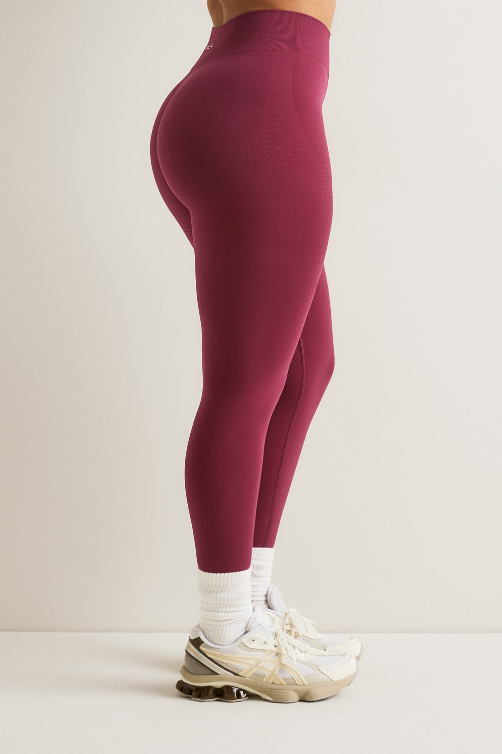 Sculpt Seamless Scrunch Legging - Cherry Red