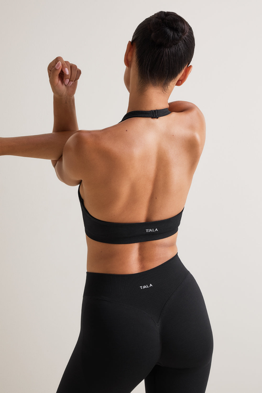 Sculpt Seamless Twist Front Bra - Black Marl
