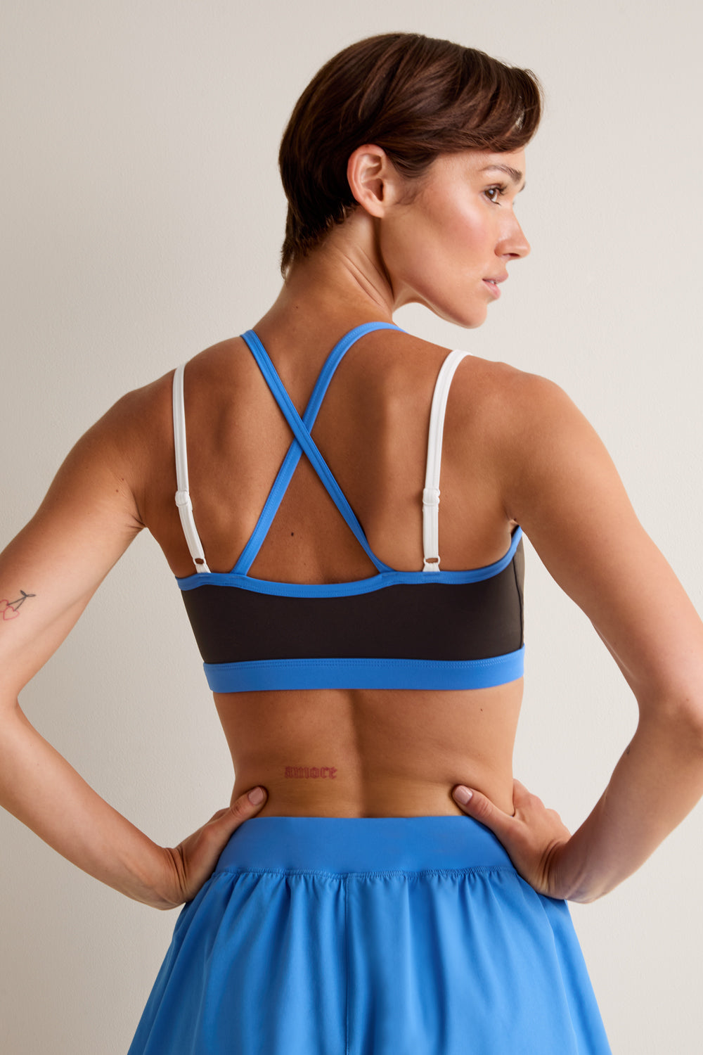 SkinLuxe Contrast Cross Strap Sports Bra - Americano