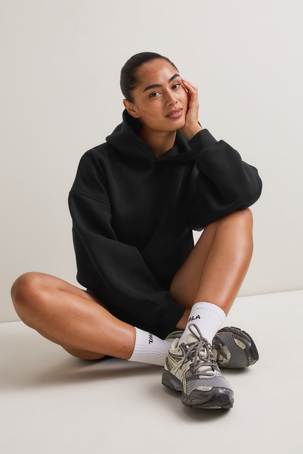 Cocoon Pull Over Hoodie - Black