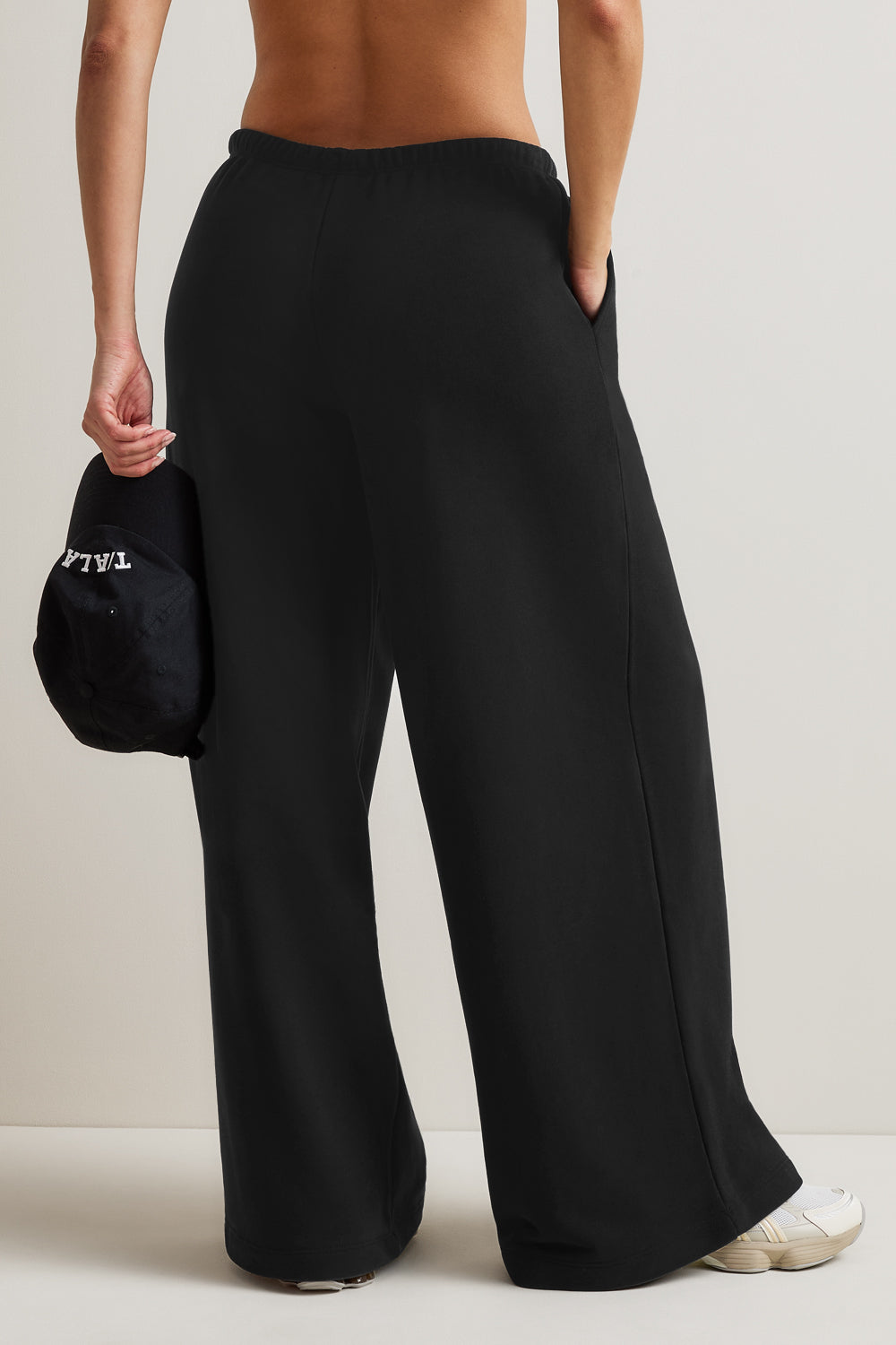 Mid Rise Pintuck Ultra Wide Leg Jogger - Black