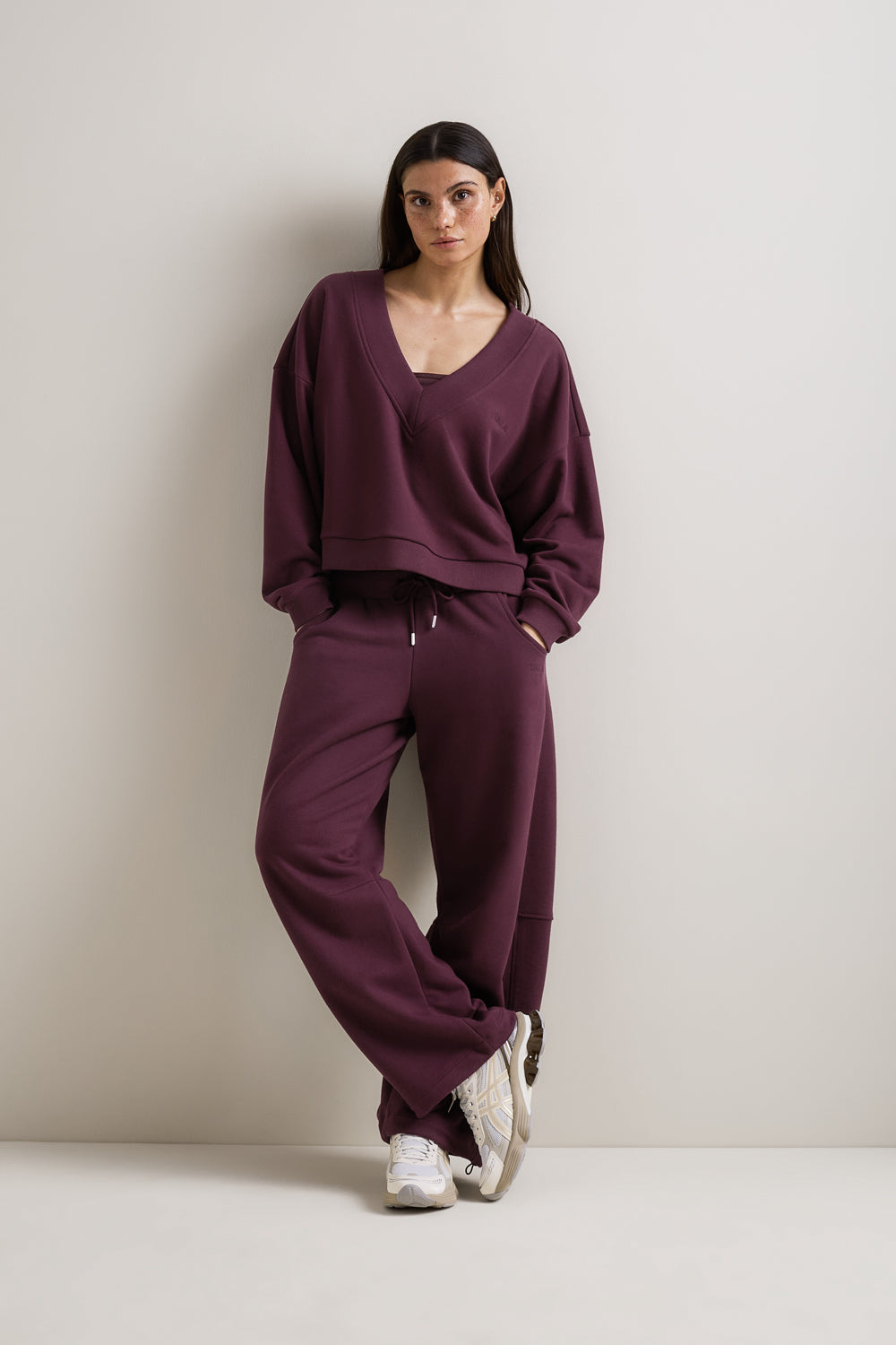 V-Neck Sweatshirt - Fig