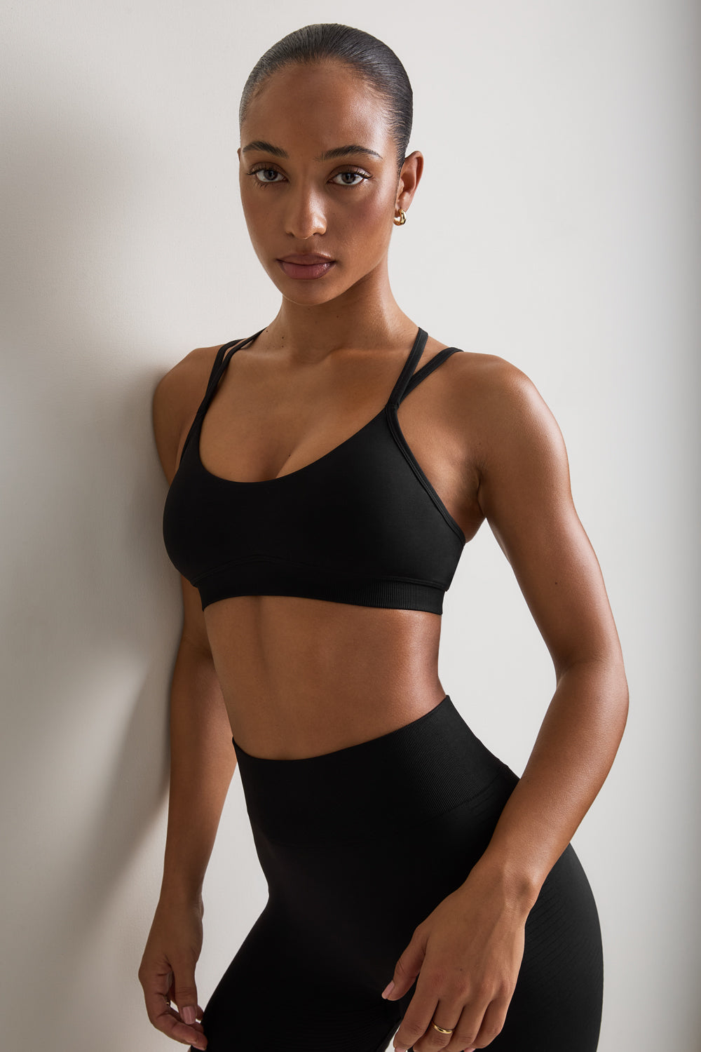 Sculpt Seamless Multi Strap Sports Bra - Black