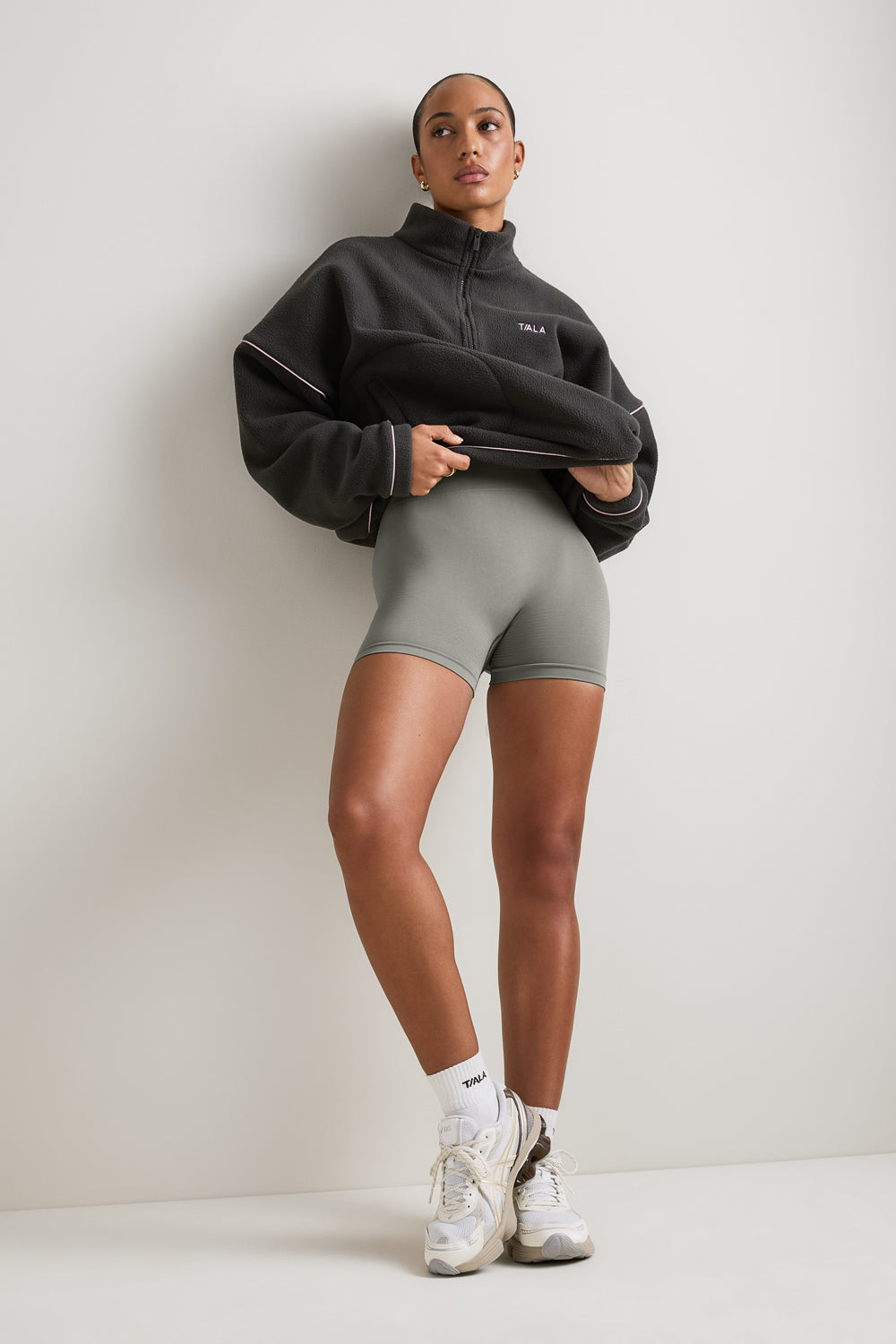 Sculpt Seamless Scrunch Shorts - Soft Sage