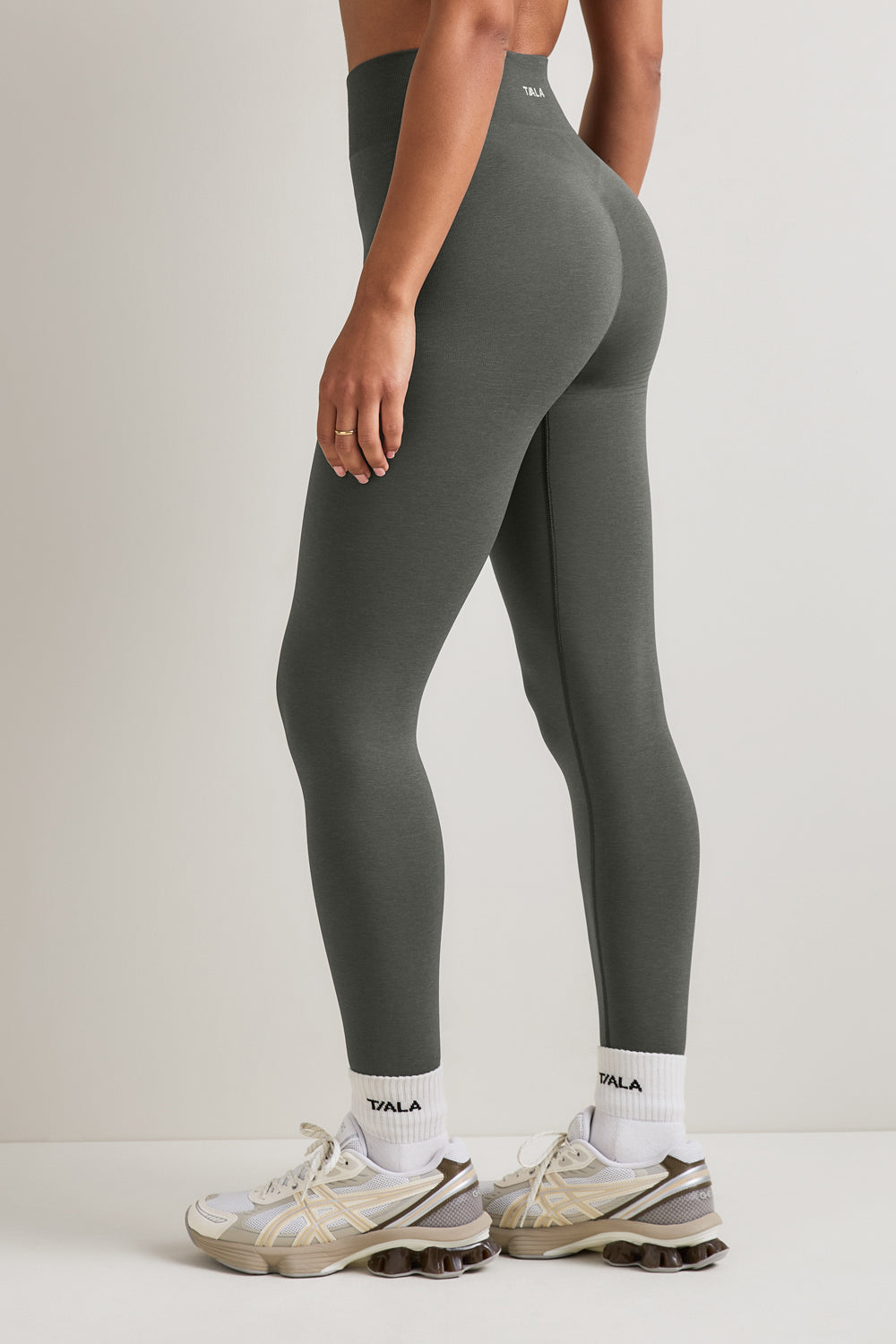 Sculpt Seamless Scrunch Legging - Dark Olive
