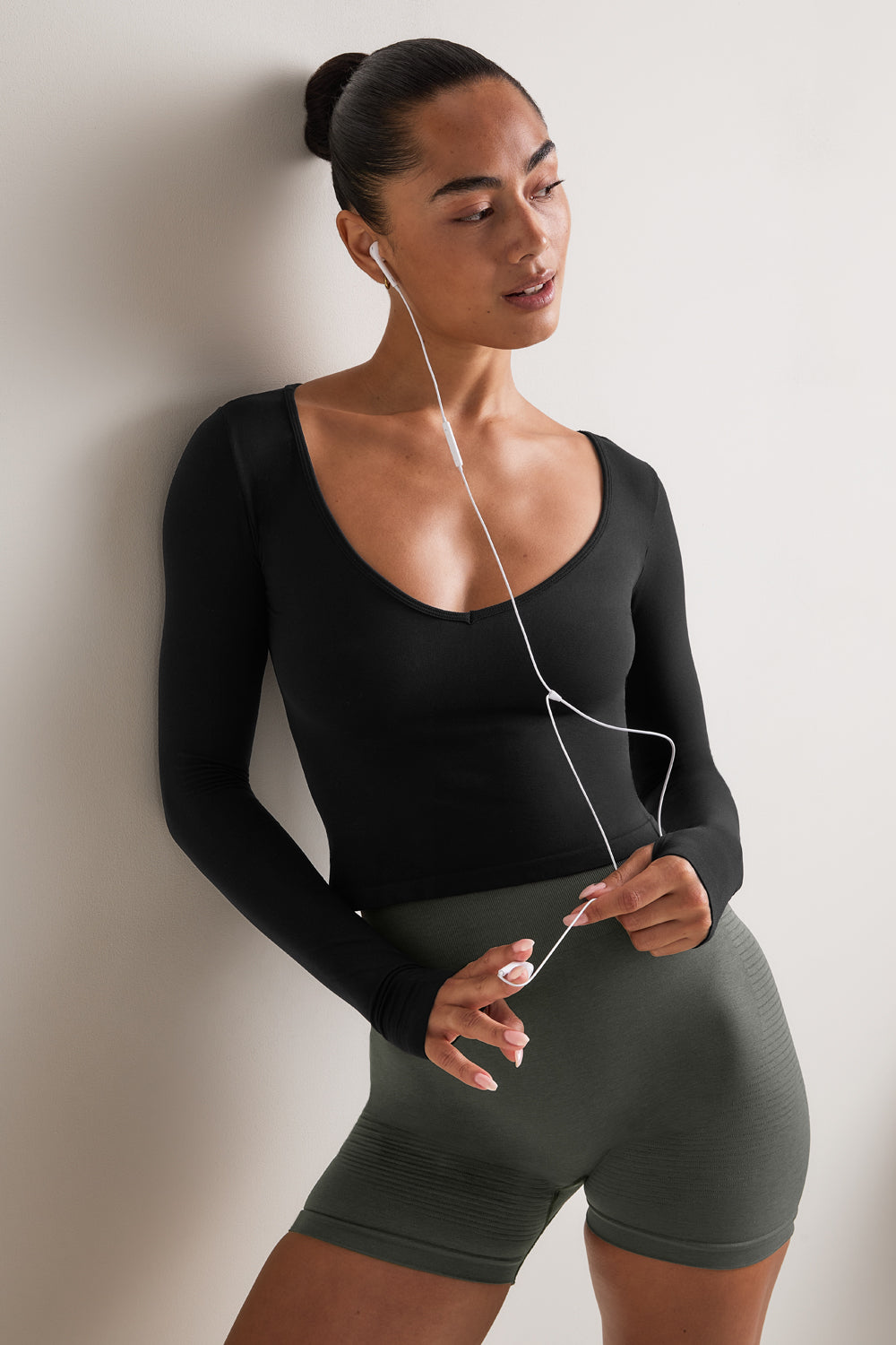 Sculpt Seamless Wide Scoop Neck Top - Black