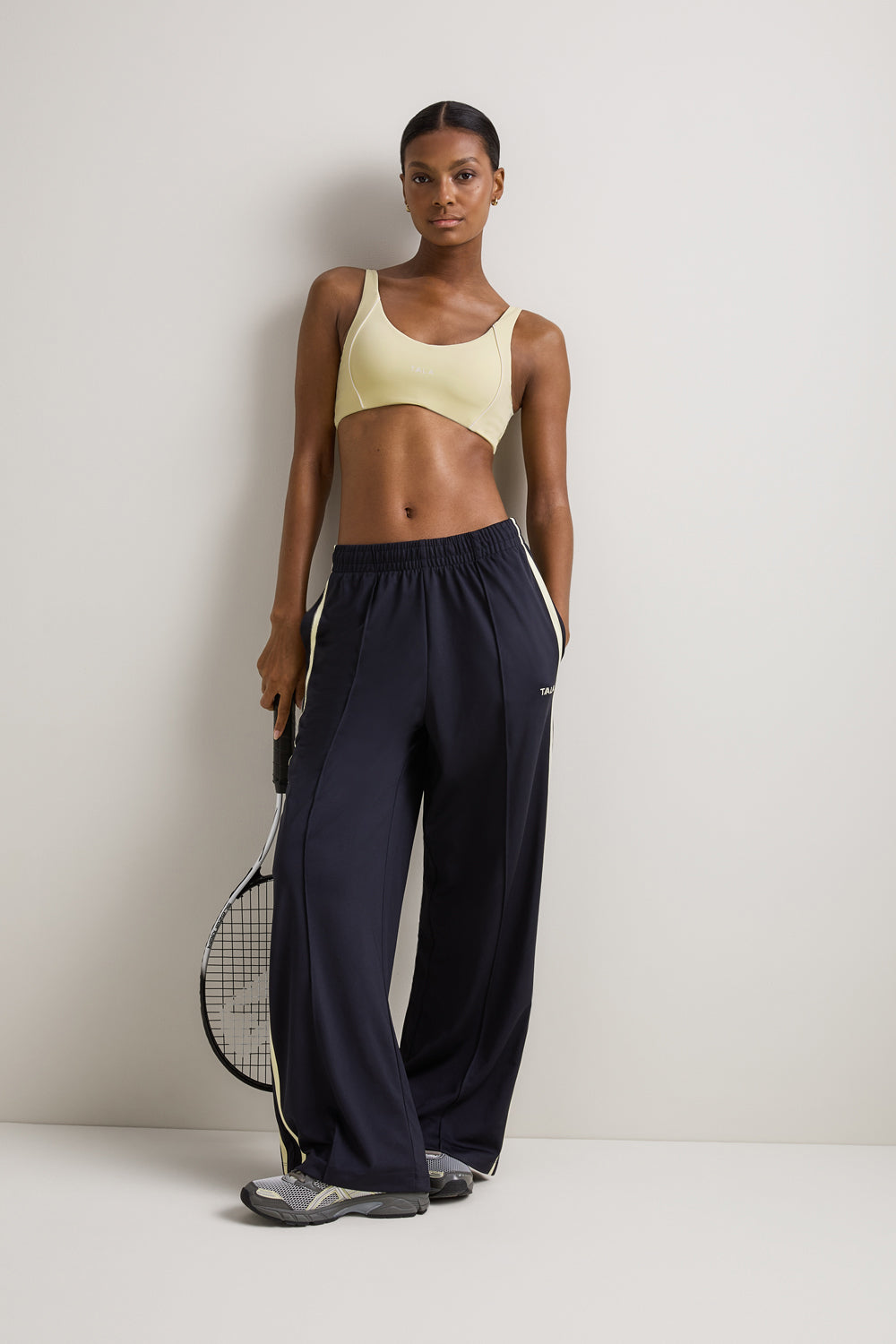 SkinLuxe Contrast Piping Sports Bra - Lemon Yellow