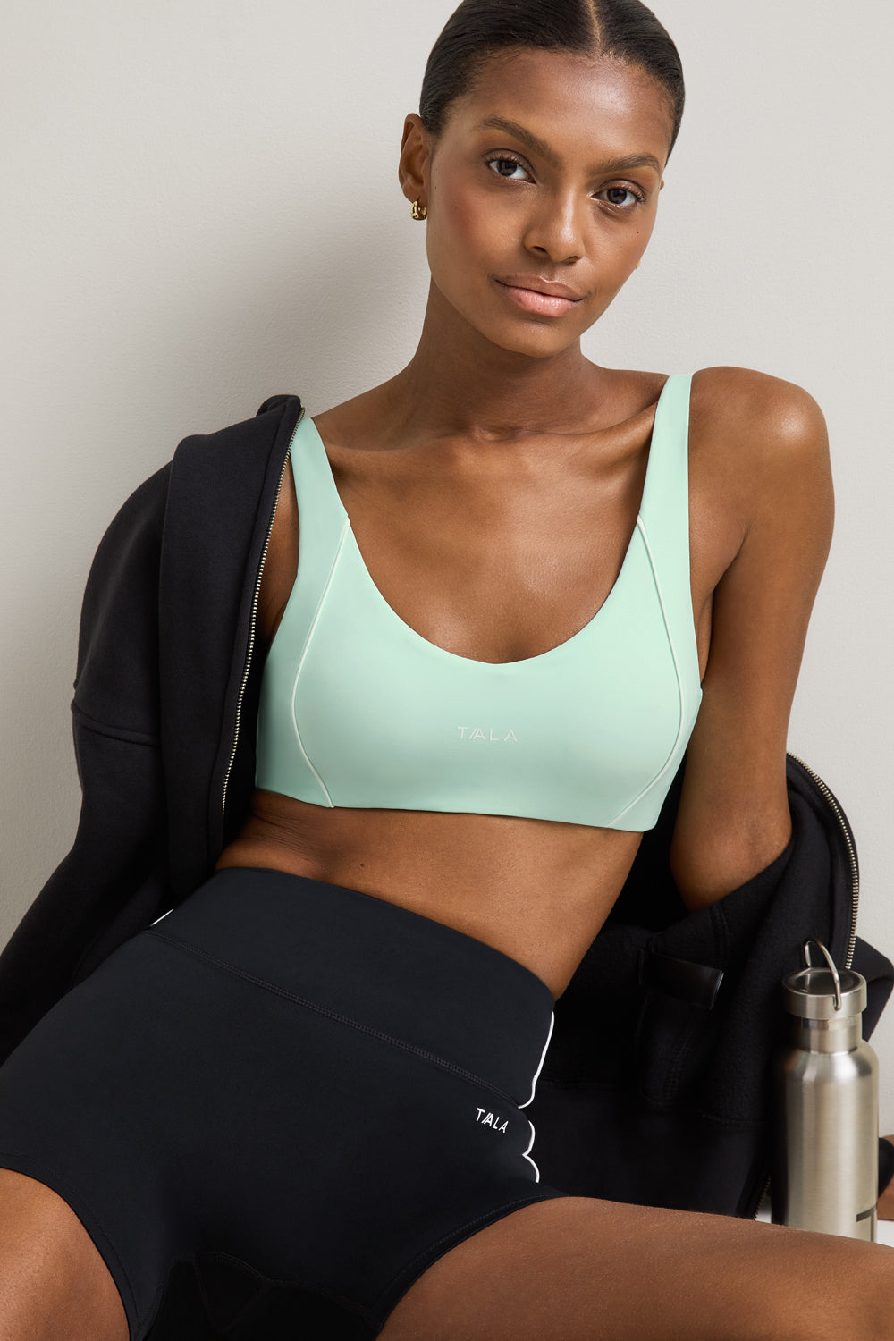 SkinLuxe Contrast Piping Sports Bra - Soft Mint