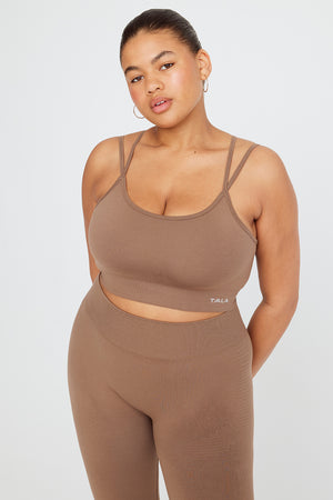 SCULPT SEAMLESS STRAPPY SPORTS BRA - CACAO MARL